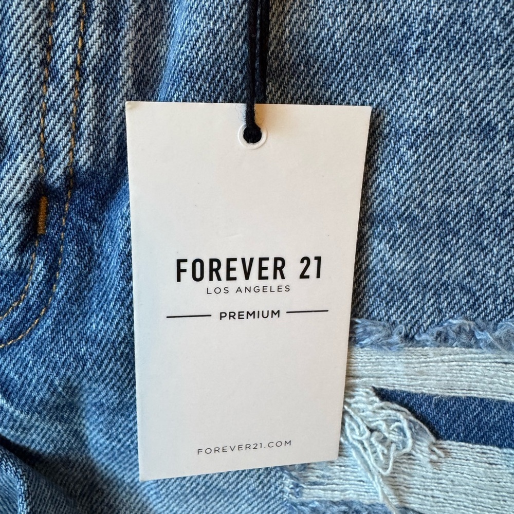 FOREVER 21 Distressed Denim Shorts NWT Size 26 High Rise Raw Hem - Picture 4 of 6
